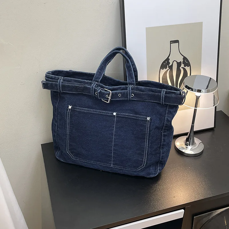 

Женская джинсовая сумка большой вместимости 2026: Новая повседневная сумка через плечо для женщин, синяя