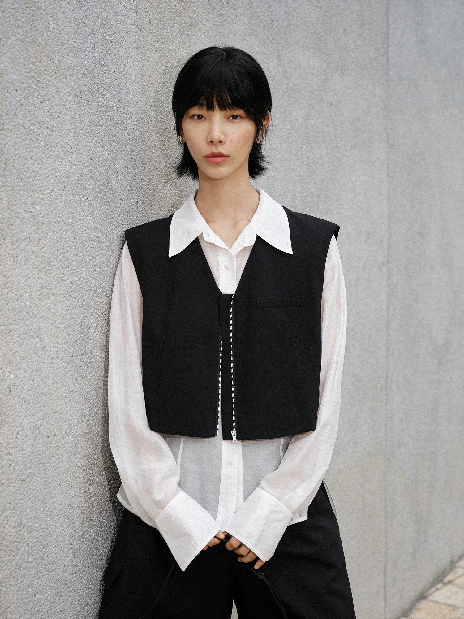 

Simple V-Neck Zipper Black Sleeveless Vest Commute Style Women's Tank Top Polyester Fabric Pure Color Spring Summer New Arrival