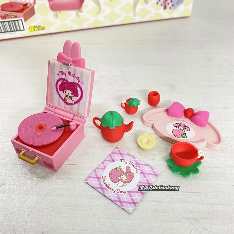 

Персонажи мультфильмов Sanrio, комната мелодии, клубничный дом, миниатюрная мебель, сцена, мини-фигурки, коллекционные настольные украшения