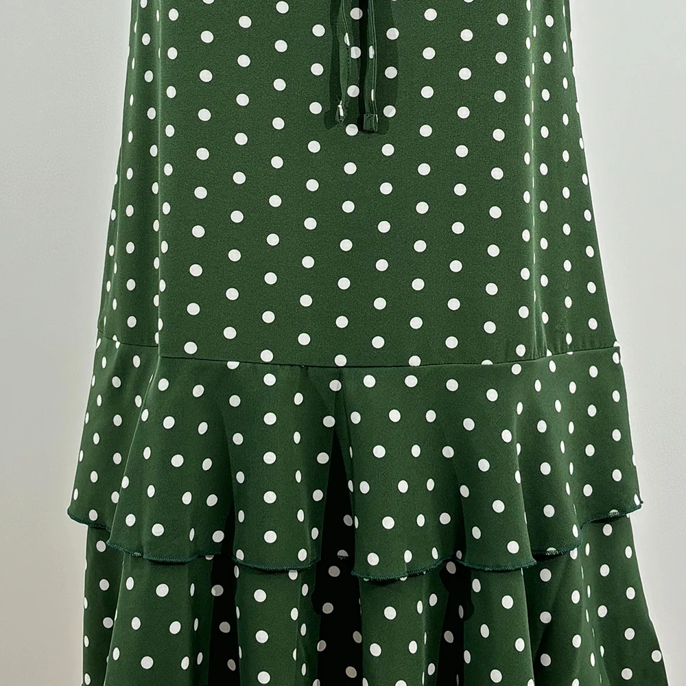 فساتين الصيف الفرنسية البولكا نقطة بلا أكمام نصف الياقة المفتوحة الدانتيل متابعة الطبقات فساتين عطلة صغيرة ثنيات للنساء