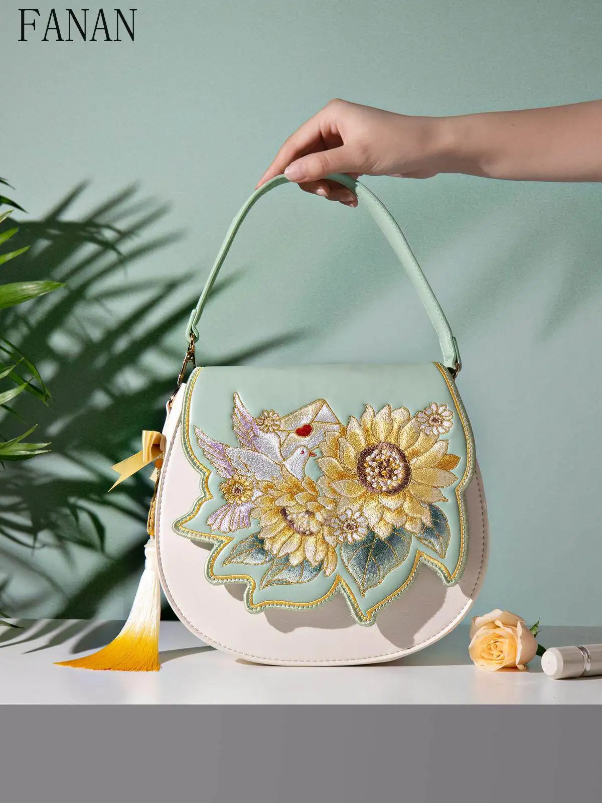 2026 New Original Girls Crossbody Bags Chinese Style Heavy Worker Silk Thread Sweet and Cute Embroider Satchel Bag