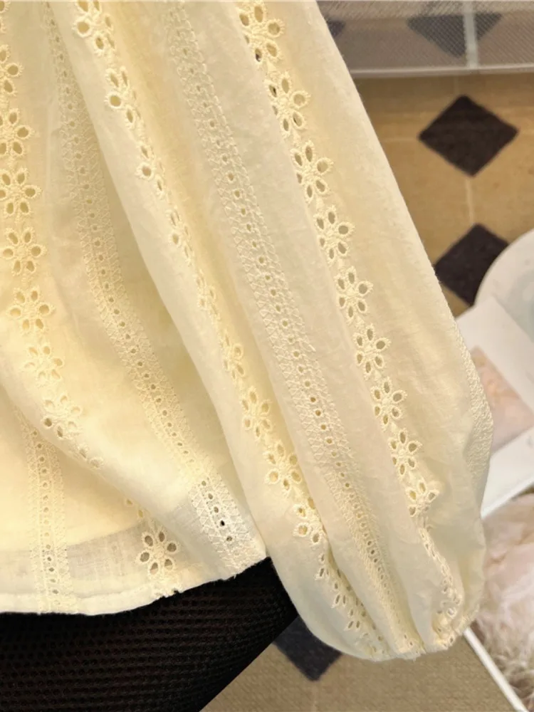 Long Sve round Ne Hollow out Embroidery irt Women's Loose ort Sle Top Korean Sle Commute Faion Autumn Season