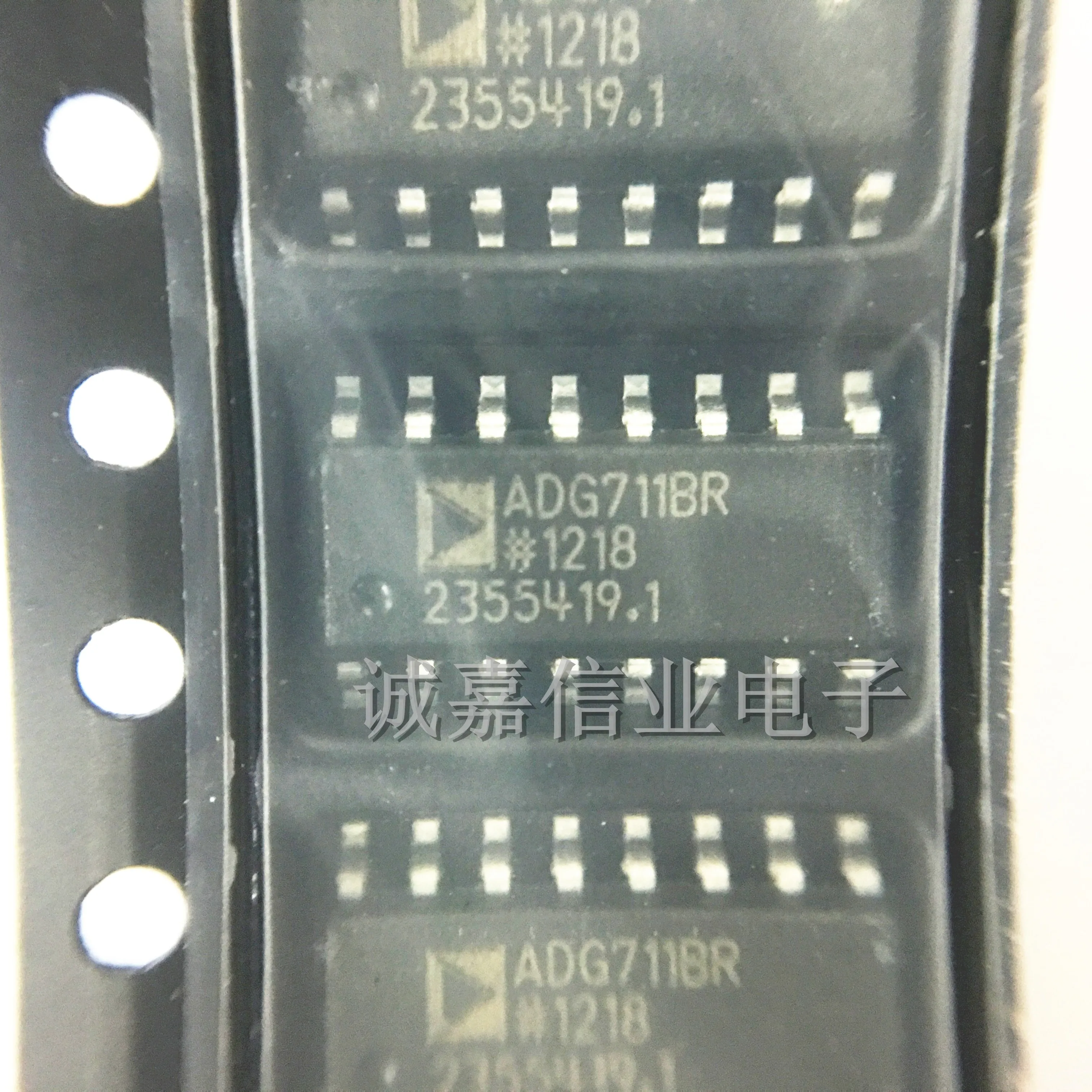 10pcs/Lot ADG711BRZ-REEL7 SOP-16 ADG711BRZ Analog Switch ICs LOW VOLTAGE QUAD SPST IC Operating Temperature:- 40 C-+ 85 C