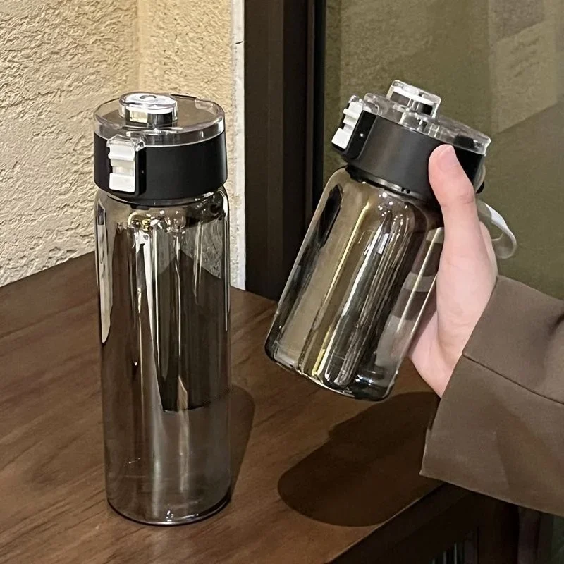 350/550/800ml Tragbarer Plastik-Wasserbecher Hitzebeständig Einfaches Design für Schüler Schule Outdoor Reisen Wiederverwendbares Trinkgefäß
