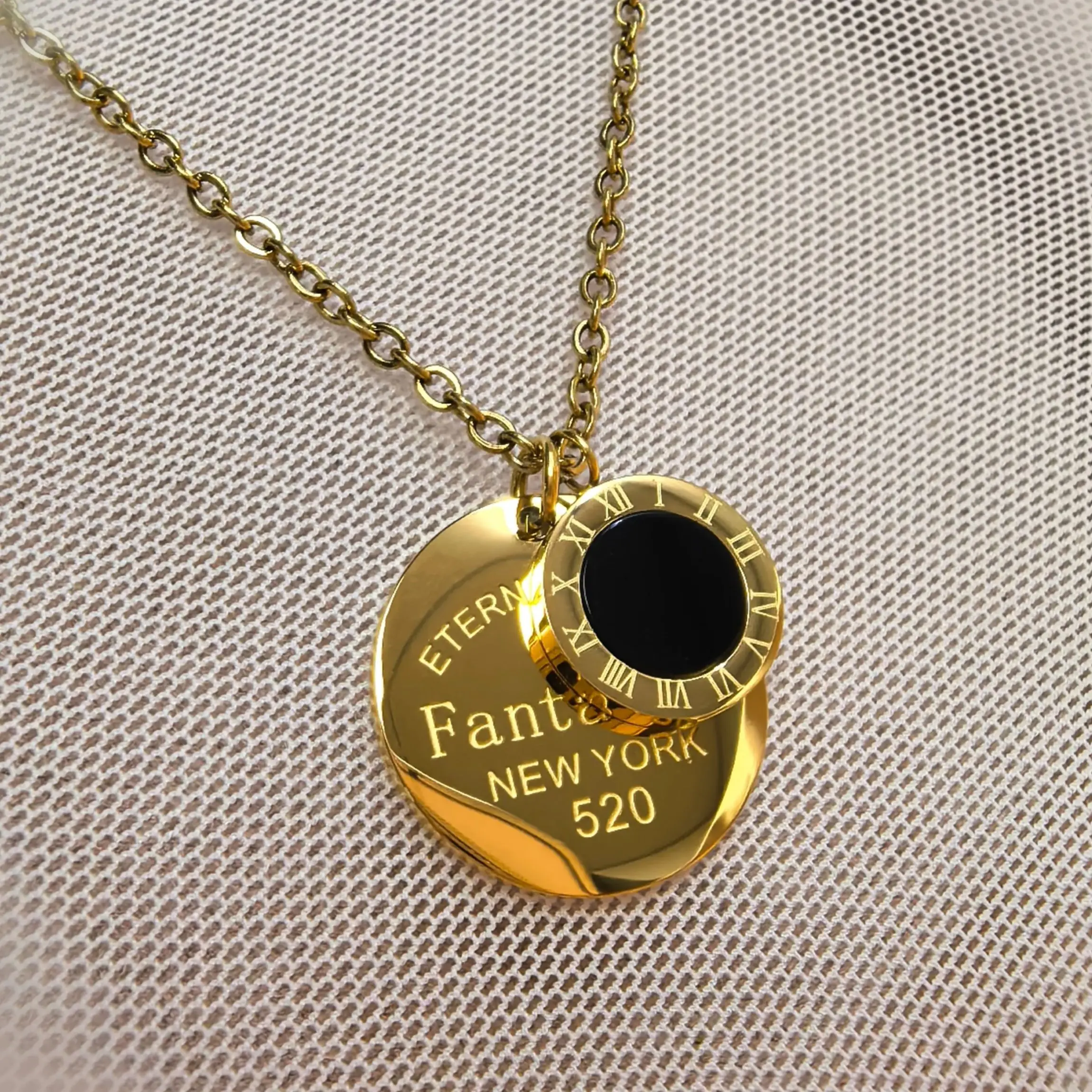 Classic Design Roman Numerals Round Plaque Pendant Titanium Steel Women's Necklace Luxury Jewelry Women's Wholesale Gifts