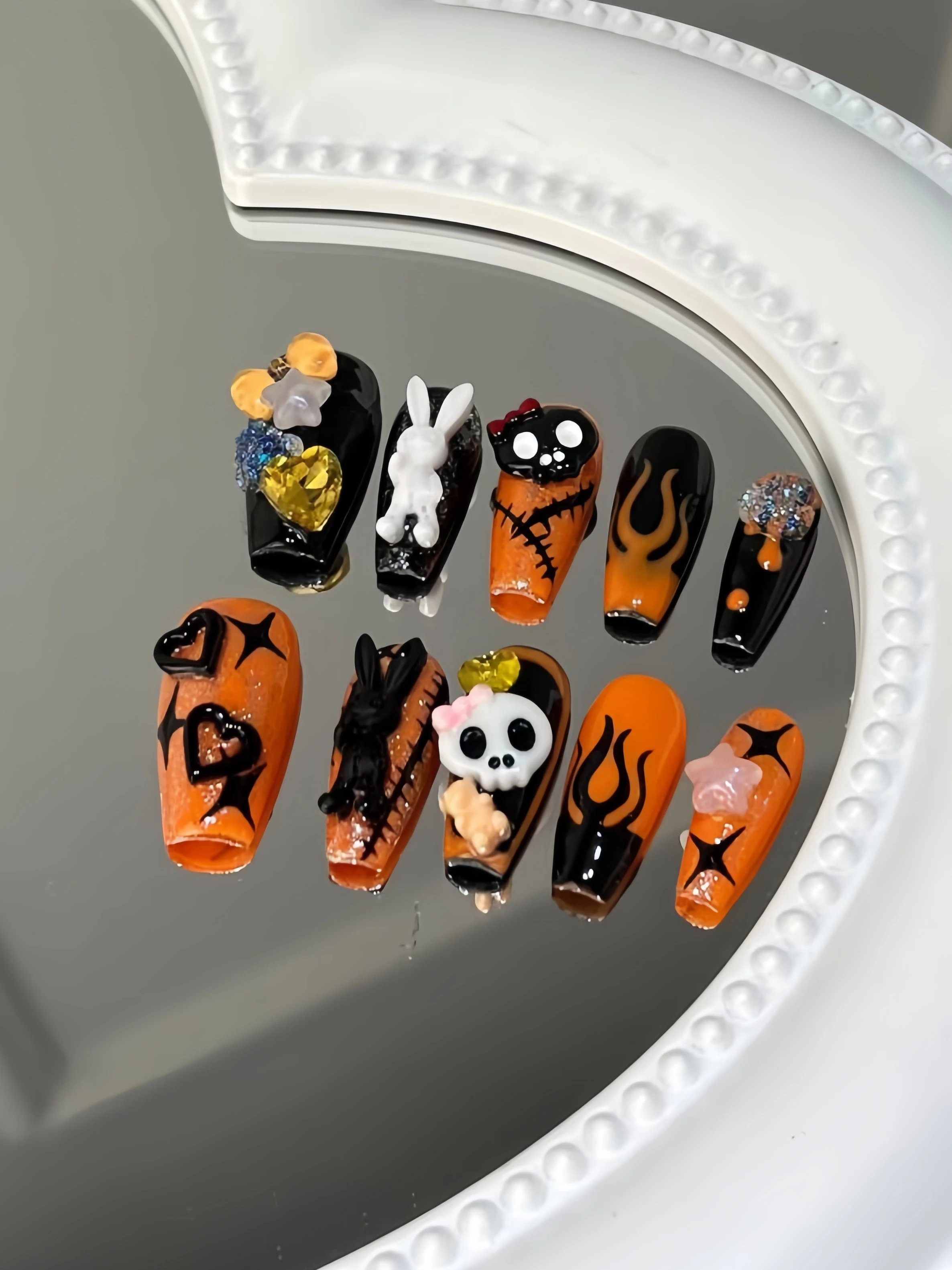10 Pieces of Medium-Length Trapezoidal Nails, Orange Halloween Pumpkin Skull Rabbit Graffiti Nail Art Pieces, Dark Style Holiday Atmosphere Nail Stickers