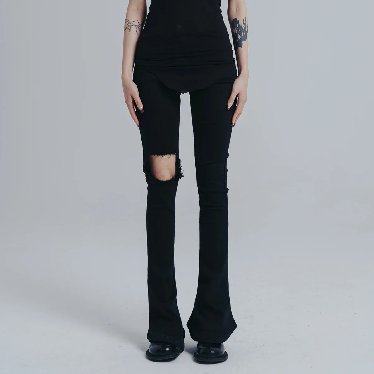 Cakucool New Women Dark Black Denim Pants Ripped Holes Slim Pencil Flare Pant Gothic Punk Sexy Casual Jeans Capris