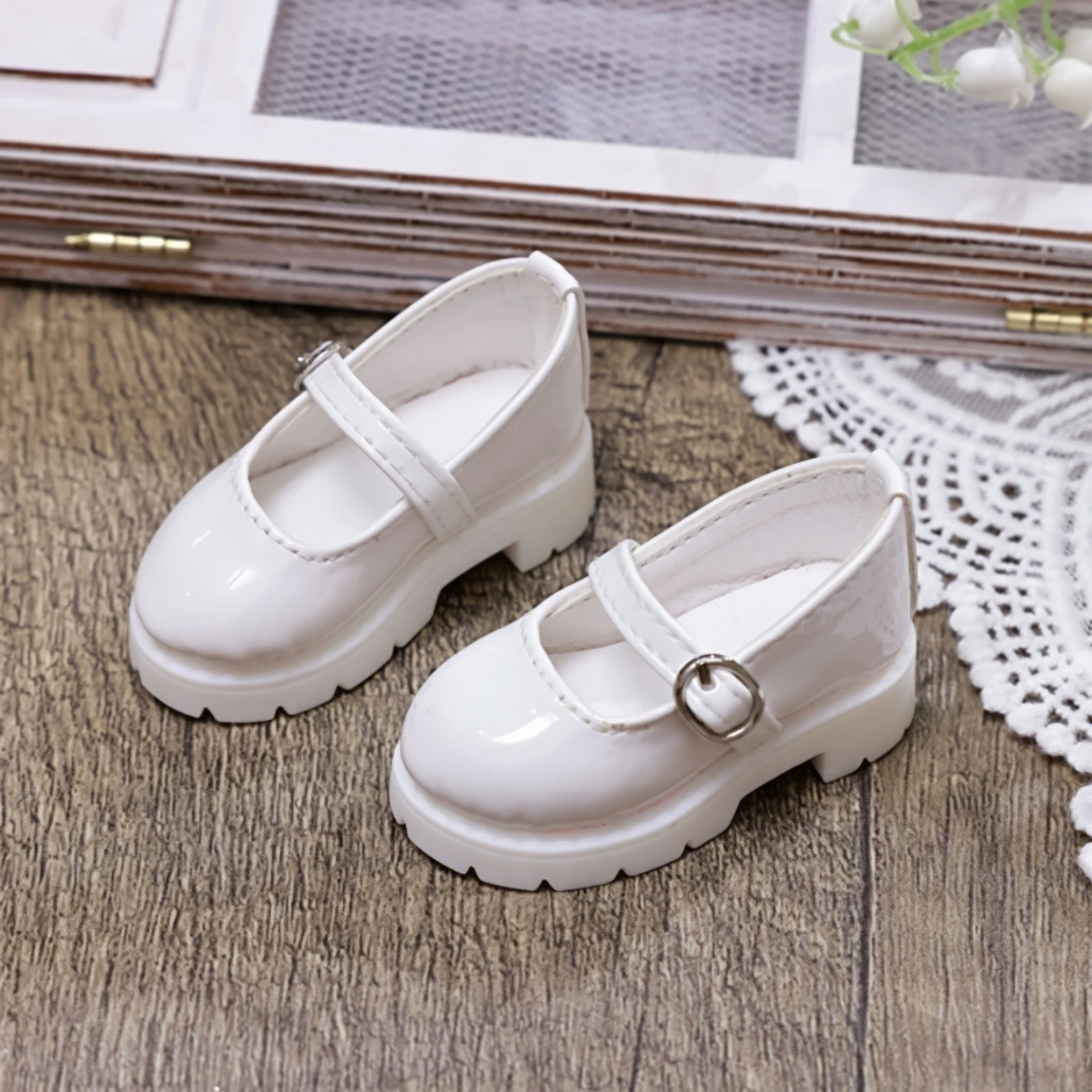 

Doll Mary Janes with Buckle Patent BJD Doll Shoes Footwear Low Heel Exquisite