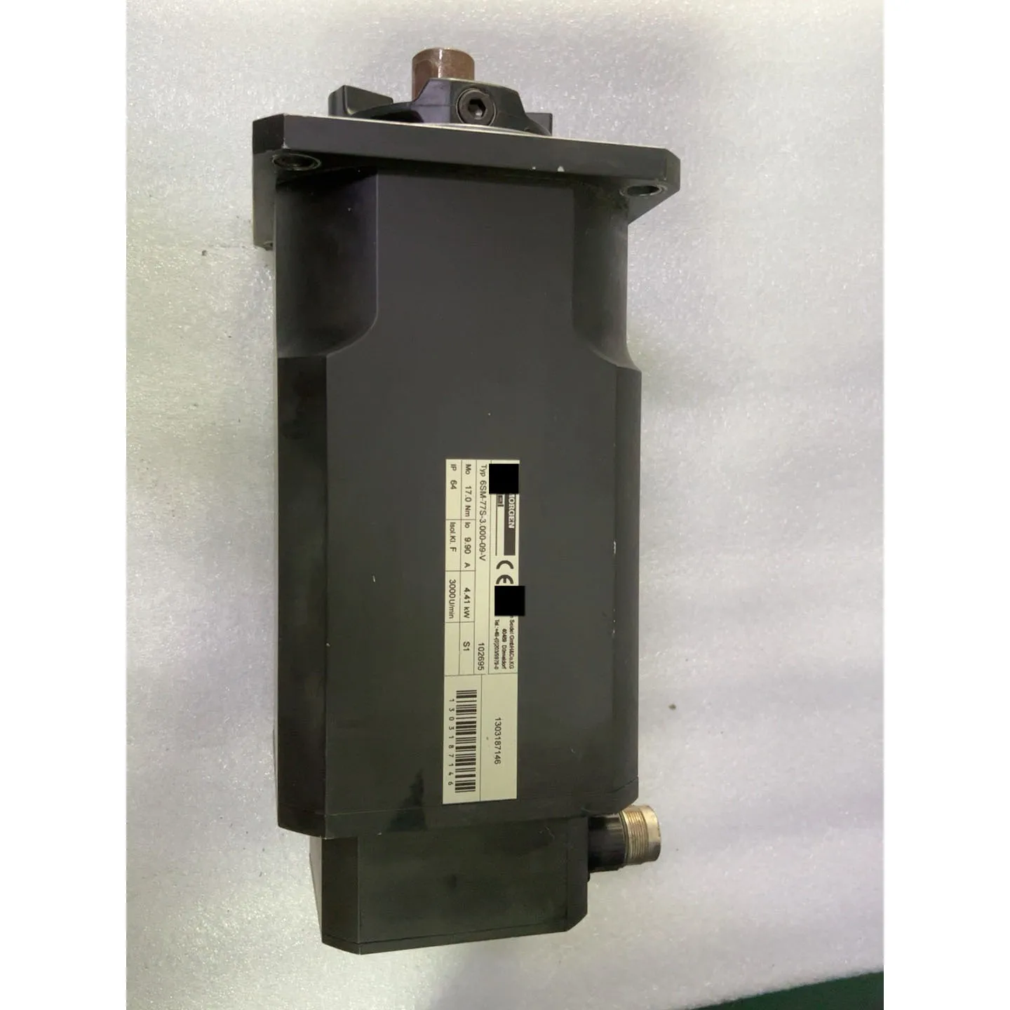 

Servo Motor 6SM-77S-3.000-09-V Used in Good Condition