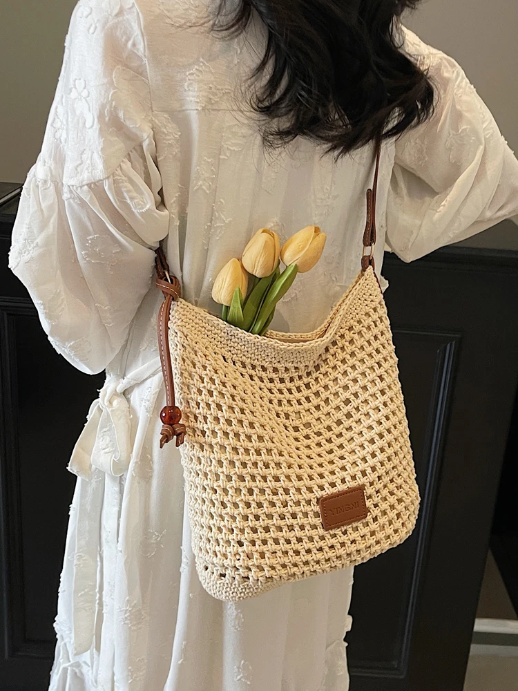 

Large Woven St Bag Hollow out Summer Beach Tote Women's Faion Photoaphy Bag Versatile oulder Crossbody Bag for Daily...