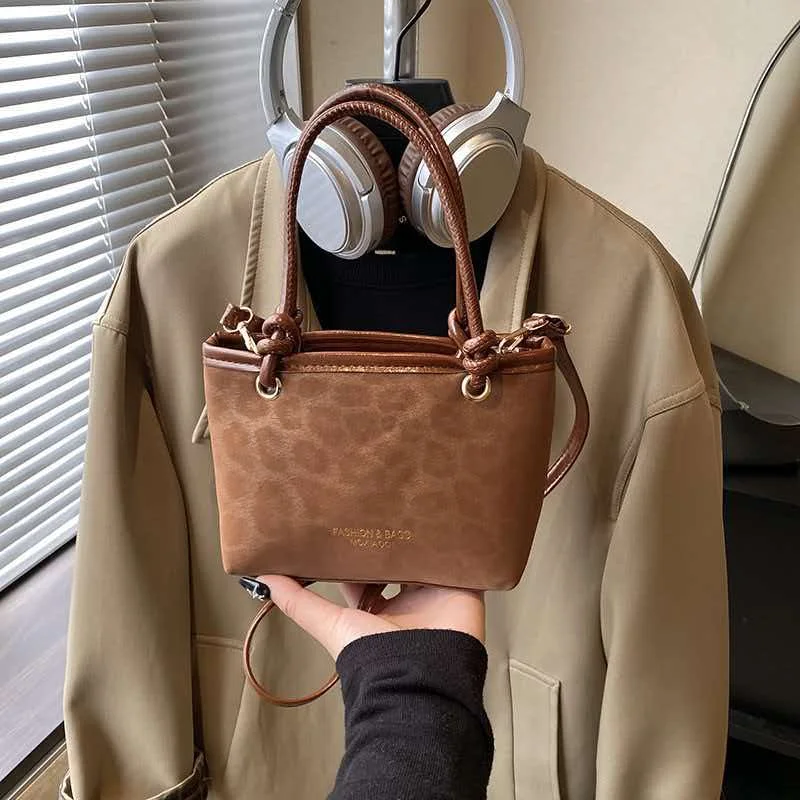 Autumn and Winter High Beauty Bag for Women, Early Spring New Collection, Korean Fashion Retro Single Shoulder Handbag