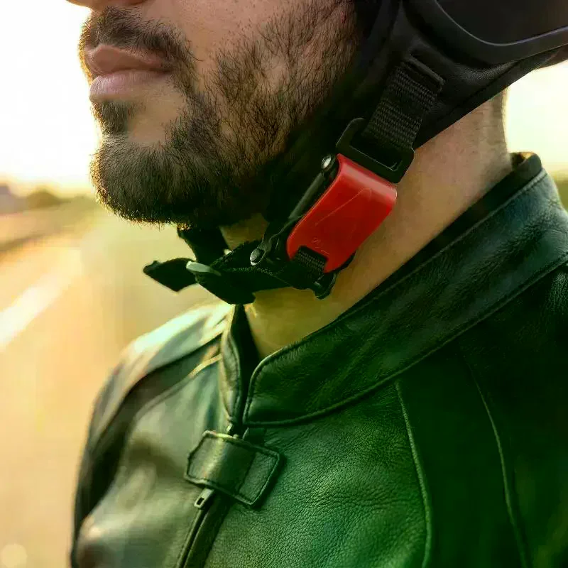 Fibbia a sgancio rapido per ca - Quick Release Buckle Motorcycle Helmet recensione e prezzo