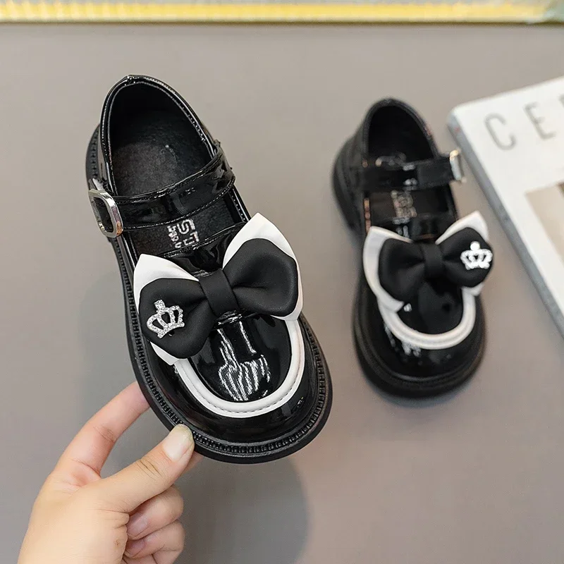 2024 Children Loafers for Girls Versatile Breatheable Simple Crown Non-slip Princess Leather Shoes Kids Loafers