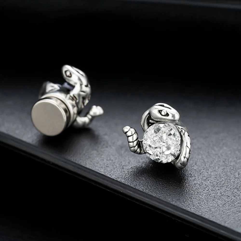 Vintage Silver Color Magnetic Stud Earrings Eye of Medusa No Piercing Ear Clips Punk Earrings for Men Cool Party Punk Jewelry