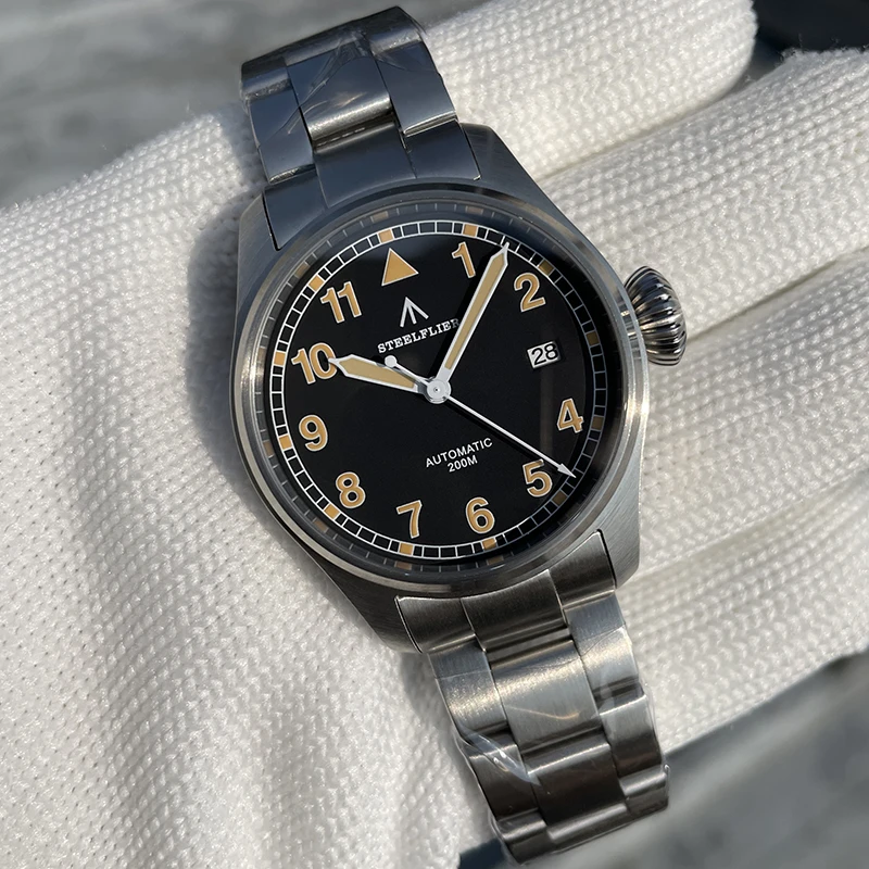 

STEELDIVE Men Diver Watch 39mm Pilot Automatic Mechanical Wristwatch 20Bar Waterproof C3 Luminous Sapphire Mirror NH35