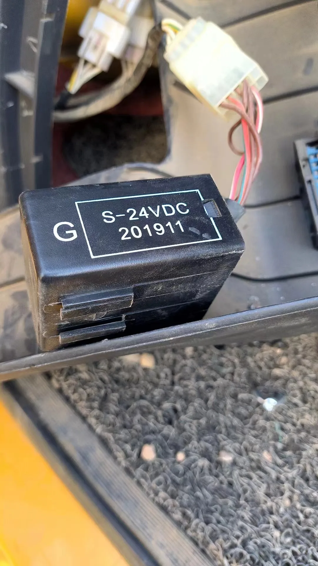 XCMG crane accessories, glass lifter protector, dual motor protector, relay universal type