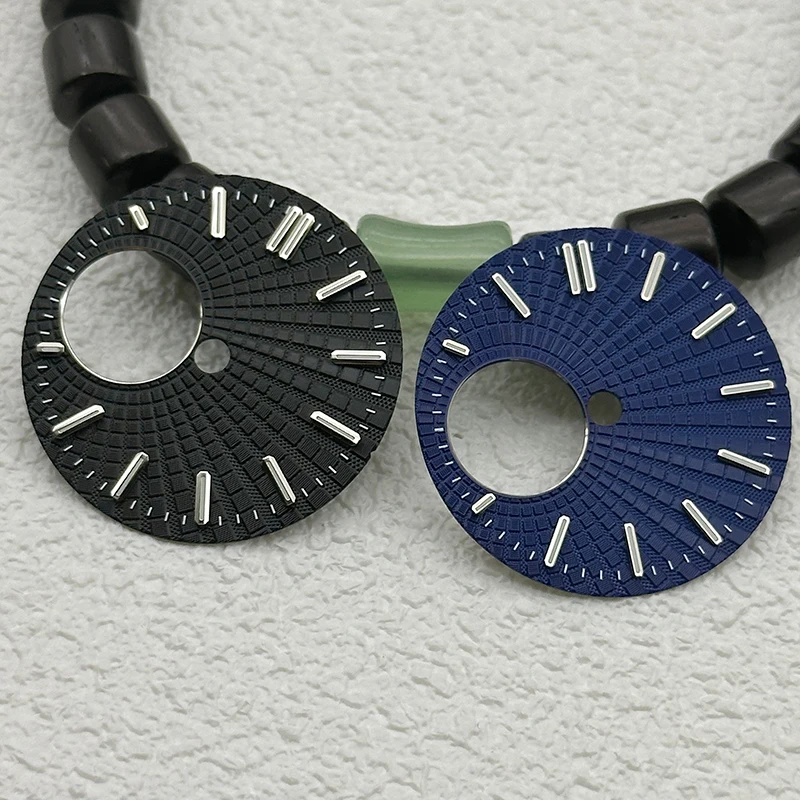 NH38 Dial, 28.5 mm, Compatible with Crowns at the 3 O'clock Position SKX007 NH38 Automatic Movement Watch Dial Replacement Part