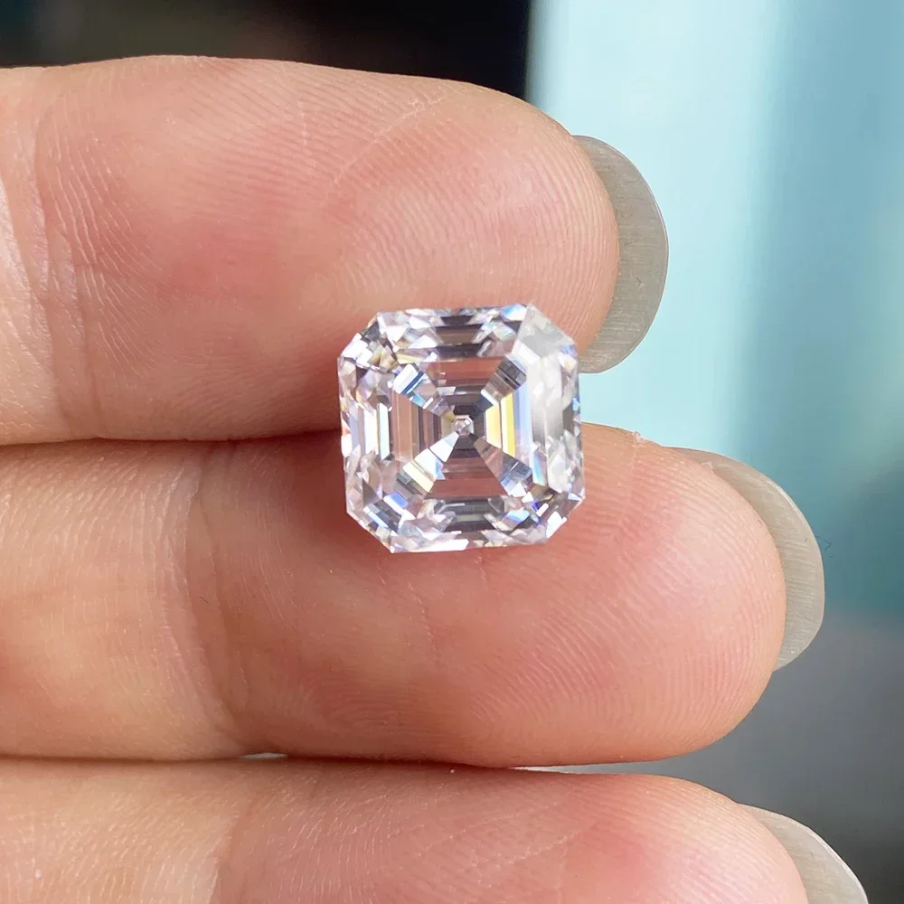 D Color Super White Moissanite Diamond Round / Oval / Pear / Radiant / Emerald / Heart / Princess / Cushion / Asscher / Triangle