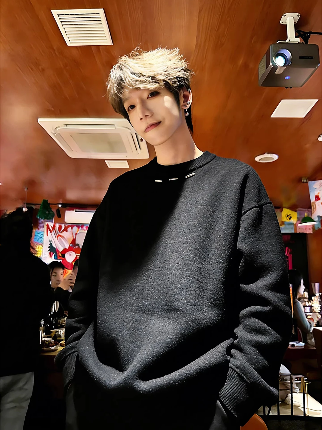 

Bla round Ne Men's Knitwear Spring American Rivet Design Casual Inner Wear Base Layer Sweater Comfortable Long Sve Top