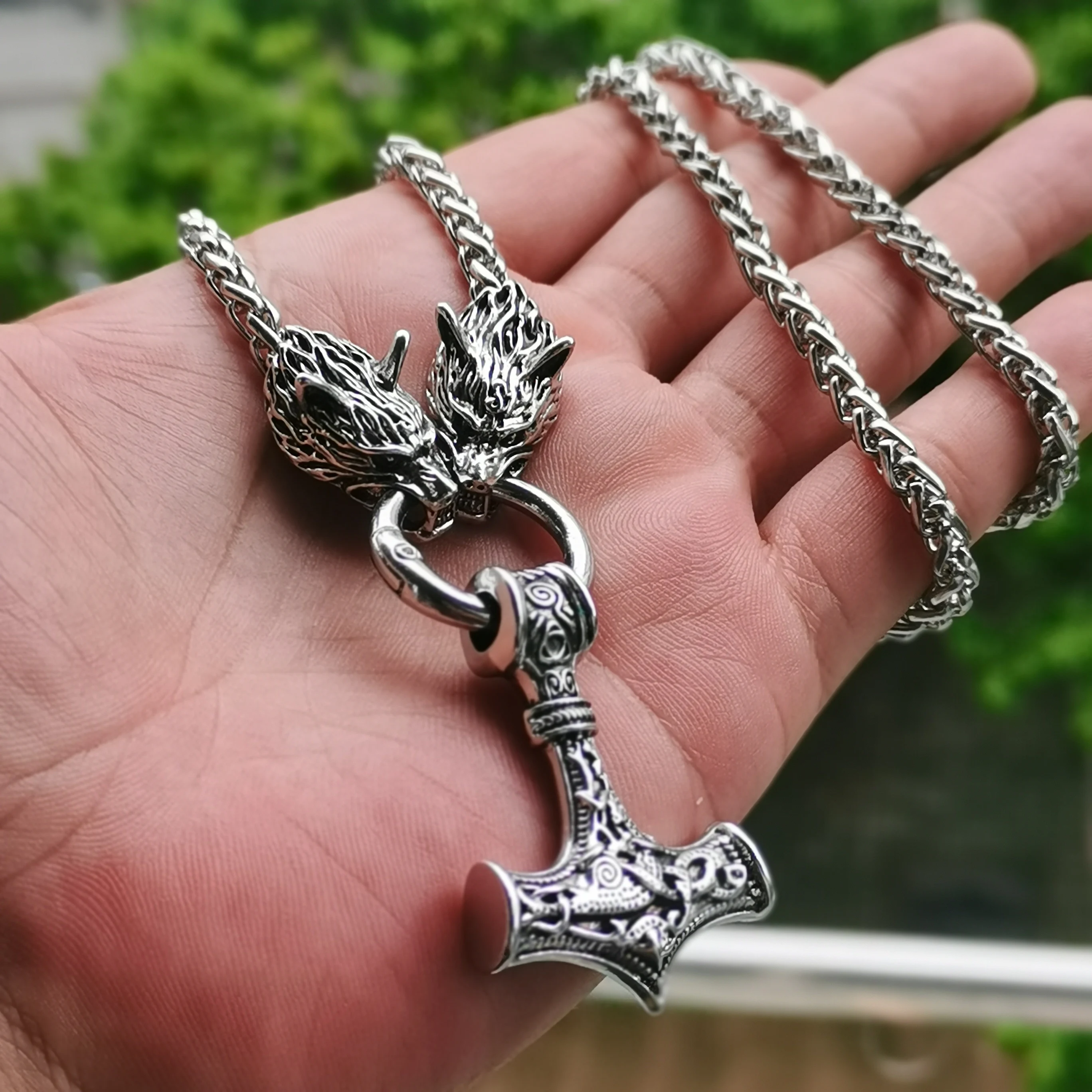 Charms Jewelry Pendants Nordic Celtic Men\'s Chain Necklace Double Wolf Head Viking Scandinavian Rune Accessories Norse Amulet