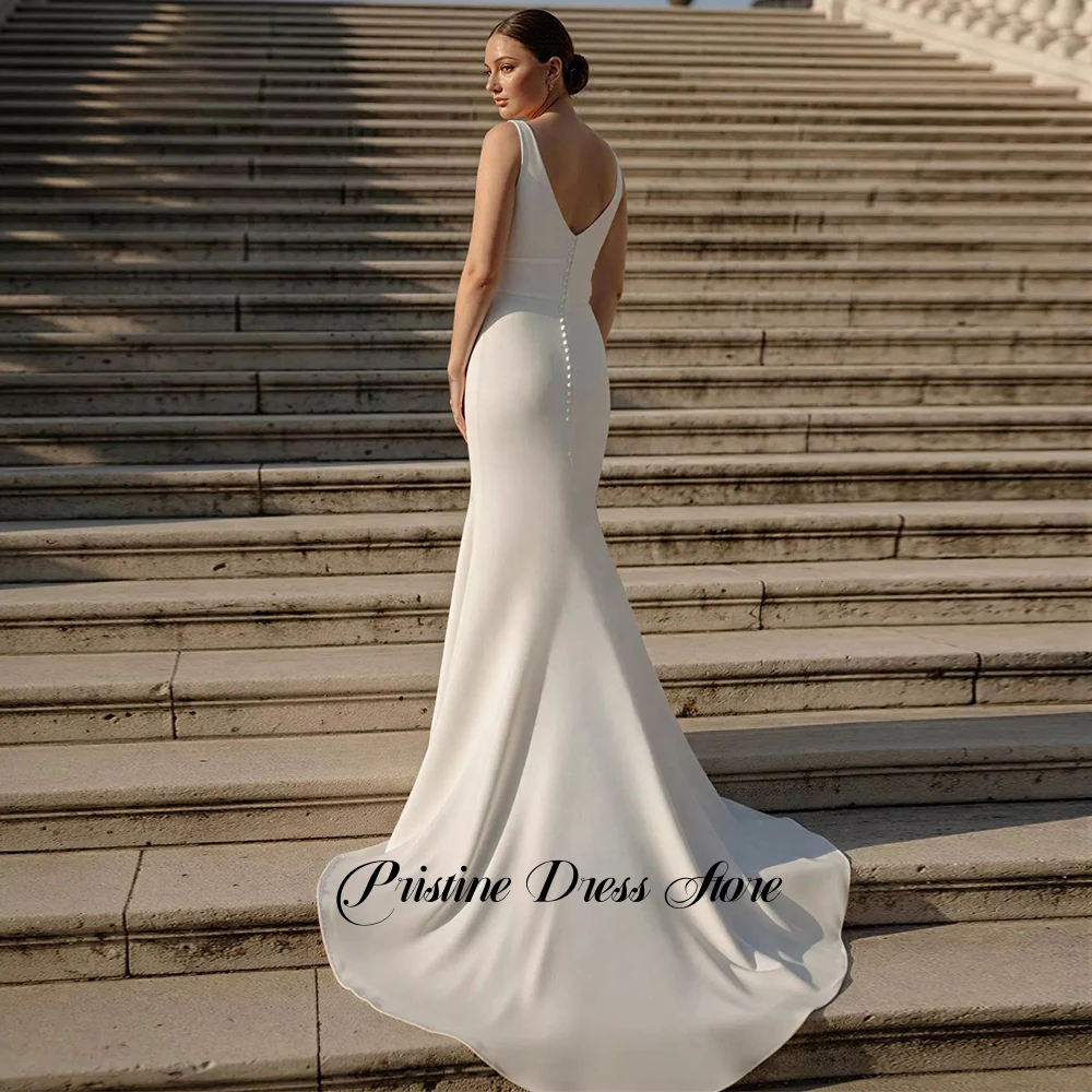 Modest White Jersey Mermaid Wedding Dress with Court Train Customized Pleats Deep V-Neck Sleevelsss Wedding Gowns High Quality