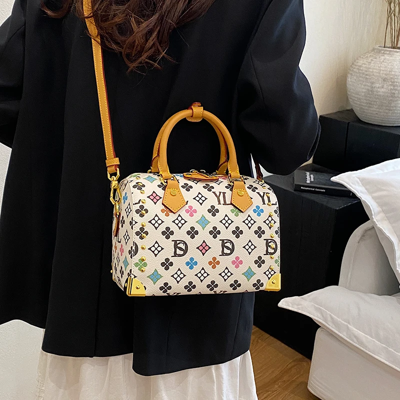 

Comfortable Messenger Bag For Ladies Women's Leather Crossbody Bag With Shoulder Strap Classic Elegant