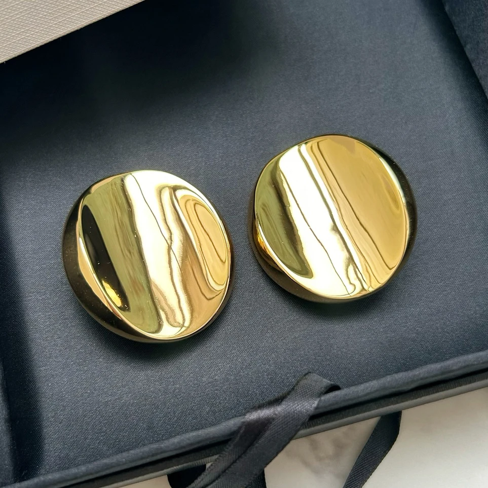 

Hot Famous Designer Top Quality Brass Plated Gold Round Smooth Earrings Fashion Ear Clip Women Brand Jewelry