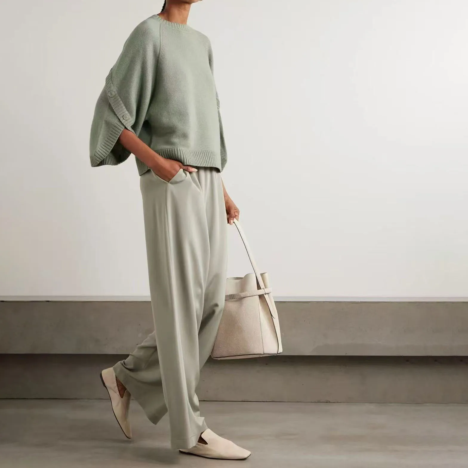 

Вязаный свитер с круглым вырезом и рукавами «летучая мышь» неправильной формы, осень/зима 2025, простой, элегантный и высококачественный кашемировый свитер