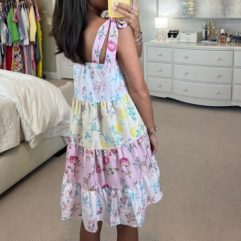 พิมพ์ลายดอกไม้ Tie-Up สายรัด Cami Boho วันหยุดหลวม Fit A-Line ชุดเดรสผู้หญิงฤดูร้อนมินิ Flowy Dress
