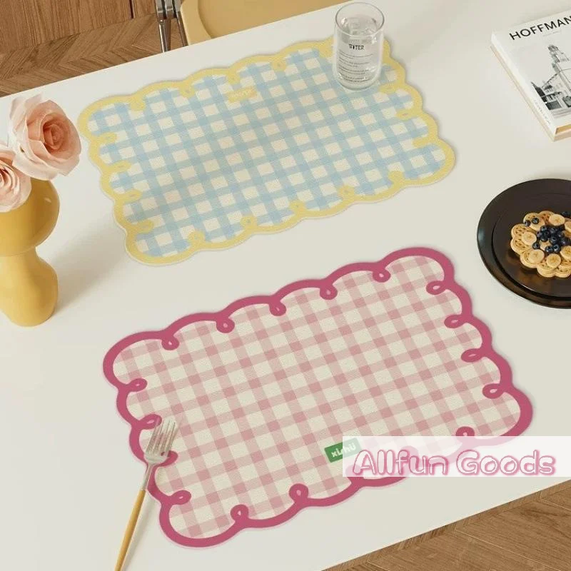[TG835]Waterproof PU Leather Placemat With Cute Gingham Print And Scalloped Edge Perfect For Kitchen Dining Table Daily Meal Use
