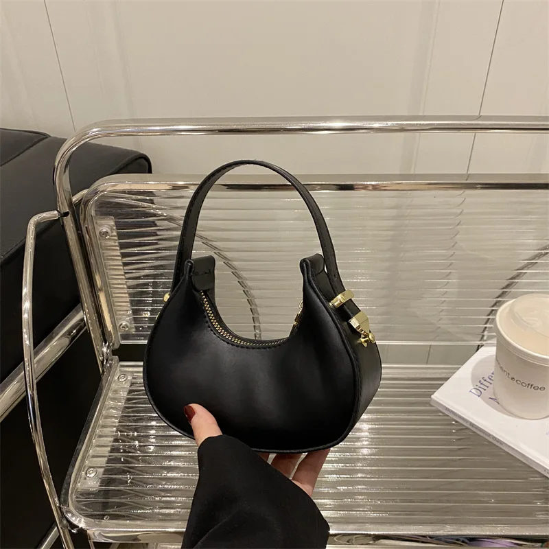 

2025 new simple and fashion autumn and winter women dumpling bag niche design fashionable women's casual handbag