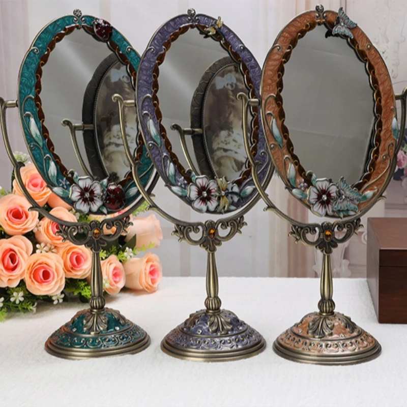 European Retro Makeup Mirror 360 ° Rotating Countryside Metal Desktop Dressing Mirror Room Home Decoration Mirrors for Bedroom
