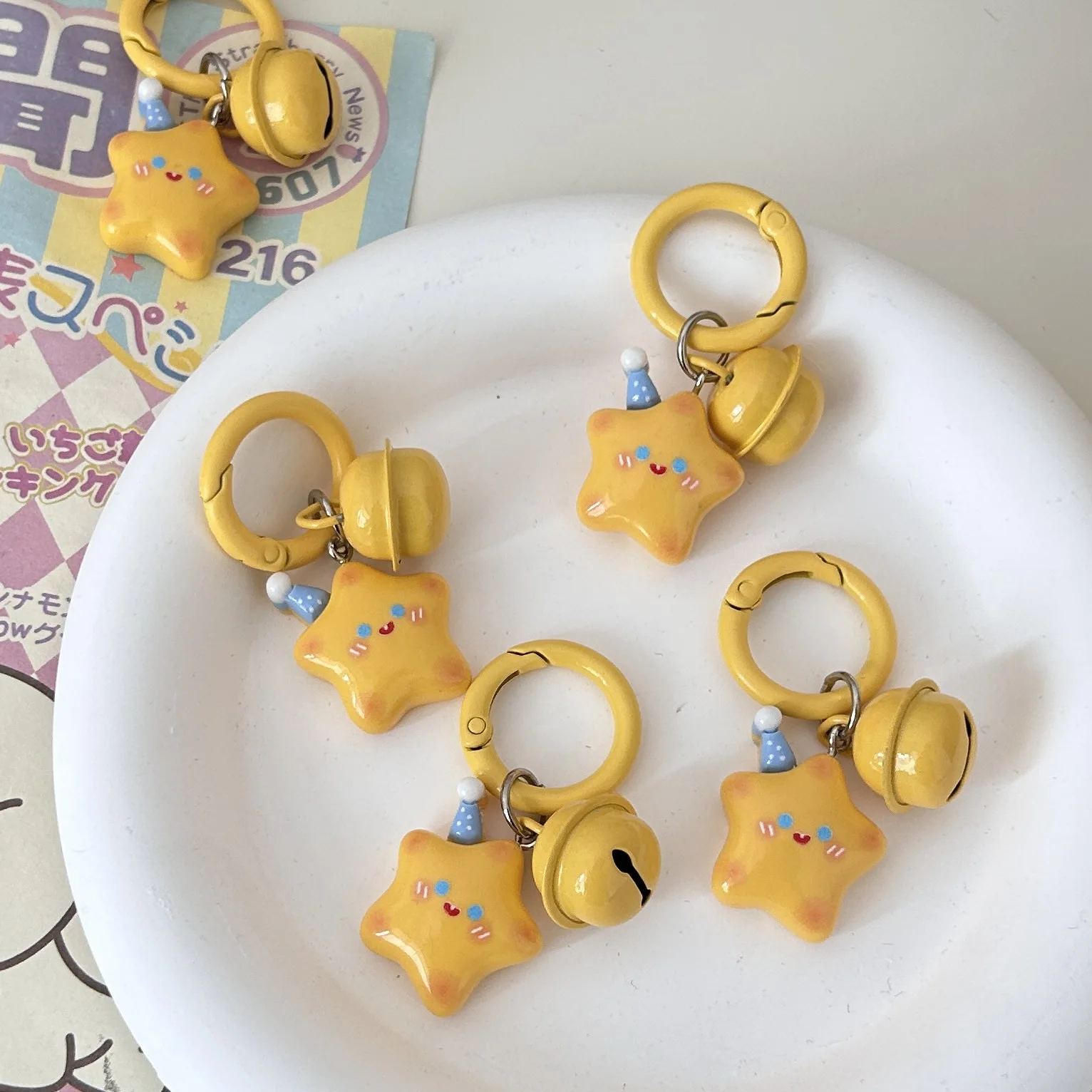 Mini Cute Star Bell Keychain, Stylish Small and Exquisite Pendant Key Ring, As A Gift Accessory for Couples and Best Friends