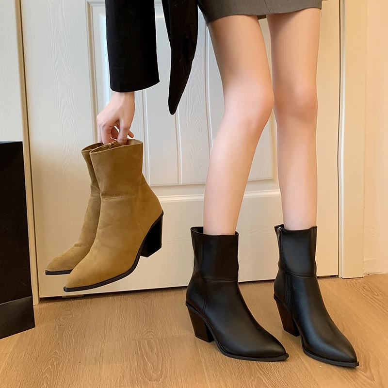 

Temperament Spliced Leather Shoes Fashion Pointed Toe Side Zipper Soft Sole Non-Slip Block Heel Booties