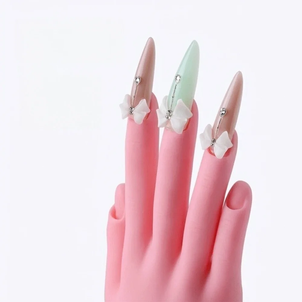 

Durable Flexible Nail Practice Hand Soft Multi-joint Fake Hand Nail Display Silicone Bendable Hand Model Manicure Training