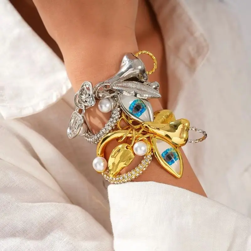 

Elegant Rhinestone-Embroidered Pearl Hand Bracelet for Women European And American Style Eye Nose Lip Design Suitable for Commut