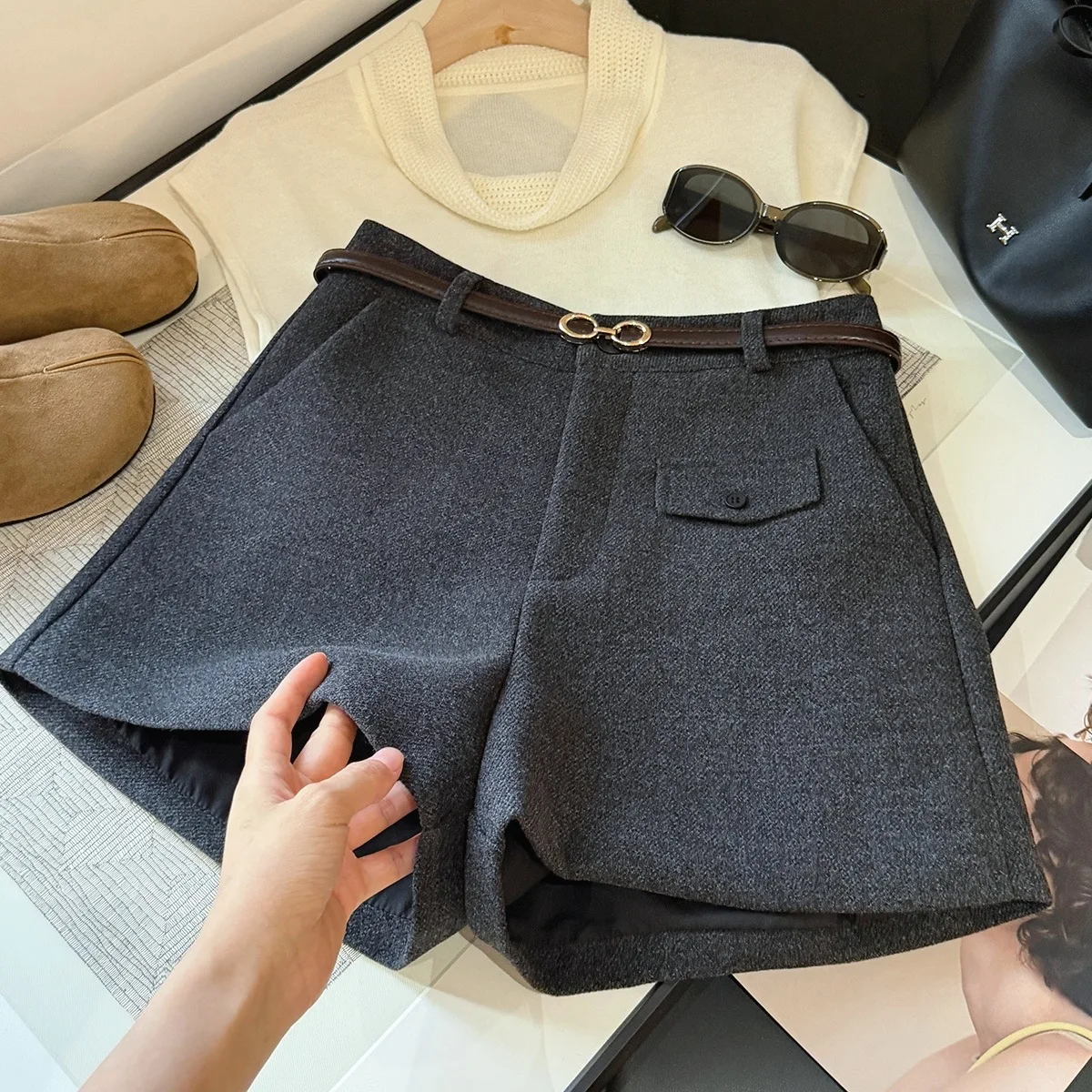 High-waisted Woolen Wide-leg Shorts for Women Autumn and Winter New Korean A-shaped Woolen Booty Shorts