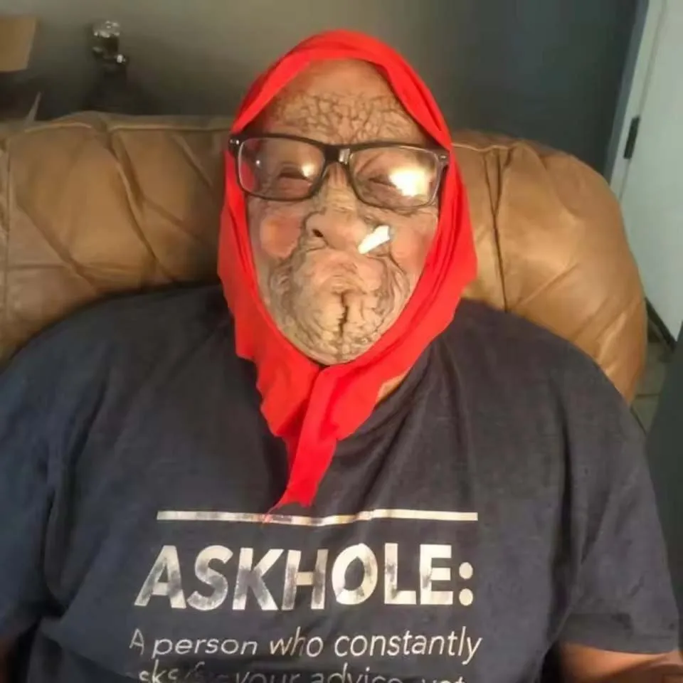 Funny Smoking Granny Old Nana Latex Mask Lady Grandma With Wrinkled Face and Red Scarf Masks Halloween Party Costume Props - view 4