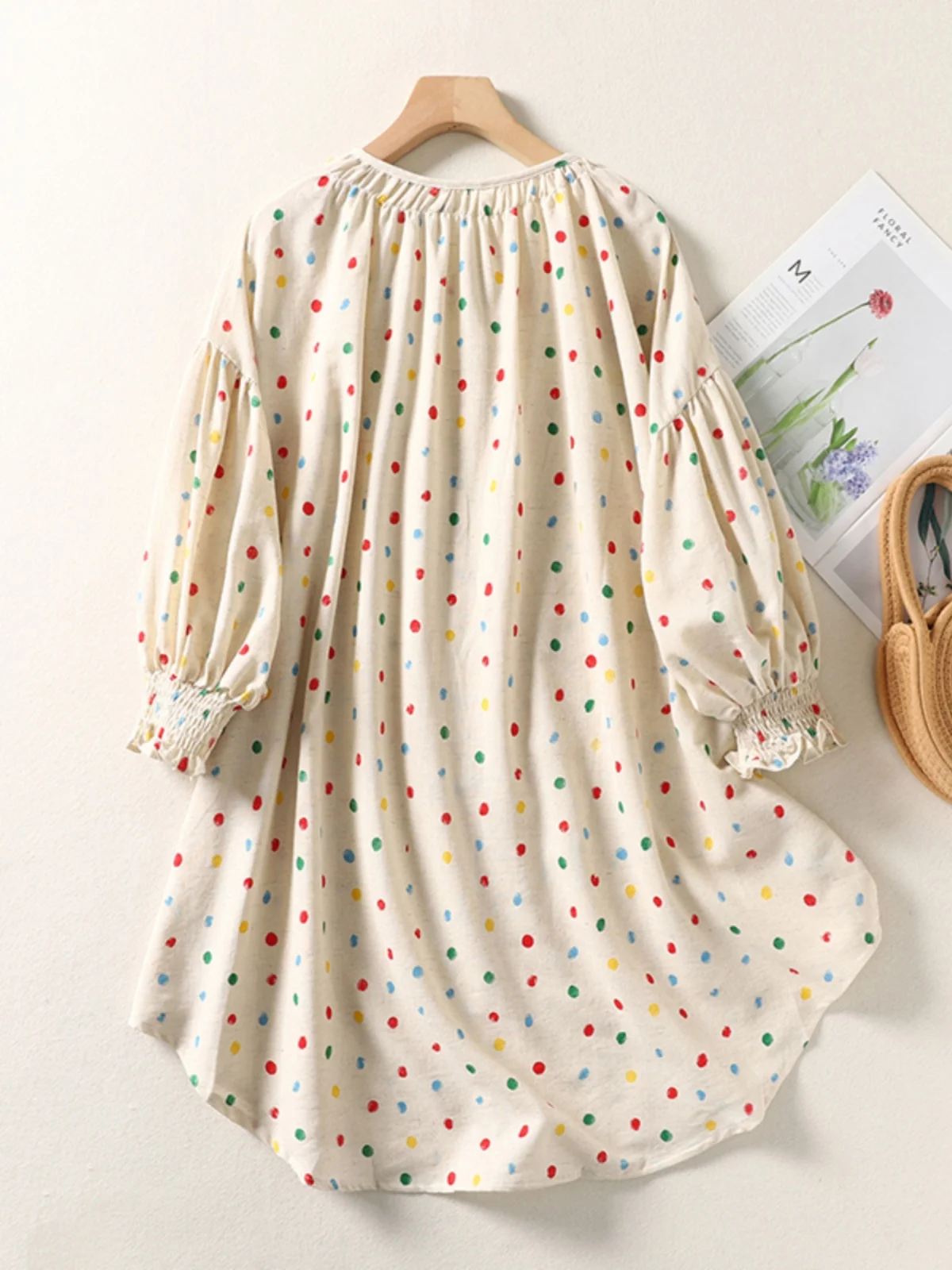 เสื้อผ้าผู้หญิงสไตล์ญี่ปุ่น ลายจุด ผ้าฝ้ายลินิน ทรงหลวม สบายๆ ความยาวปานกลาง ดีไซน์หวาน คอทรงกลม ติดกระดุม