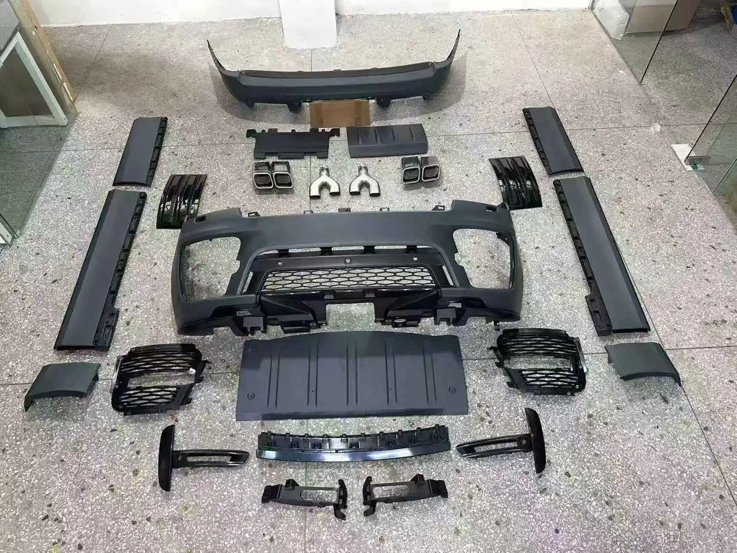 For  Range Rover Executive Body Kit for a New Look Low-rise SVO Body Kit