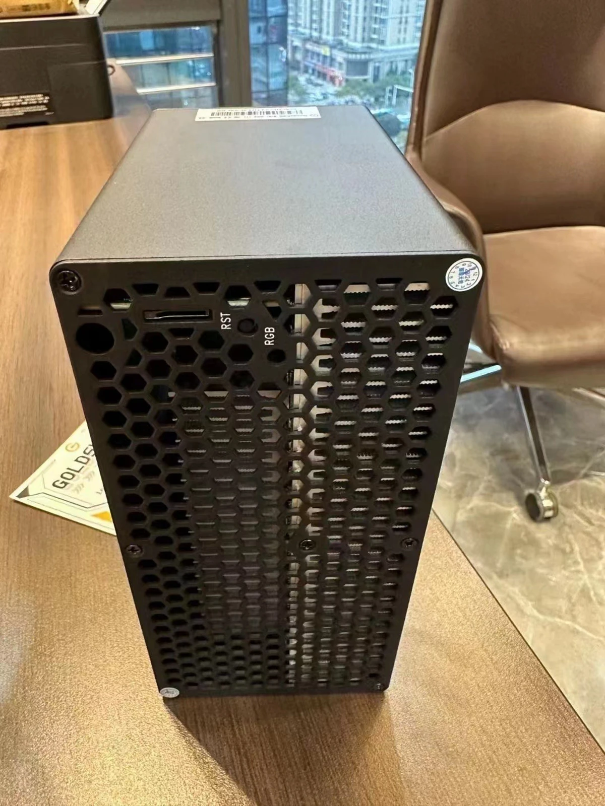 

Goldshell Mini Doge III 650Mh/s с потребляемой мощностью всего 400 Вт