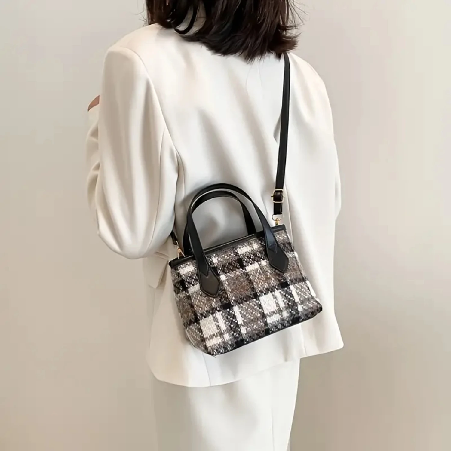 Elegant Women's Plaid Pattern Casual Square Bag with Double Handle and Zipper, Stylish Shoulder Purse for Everyday Use