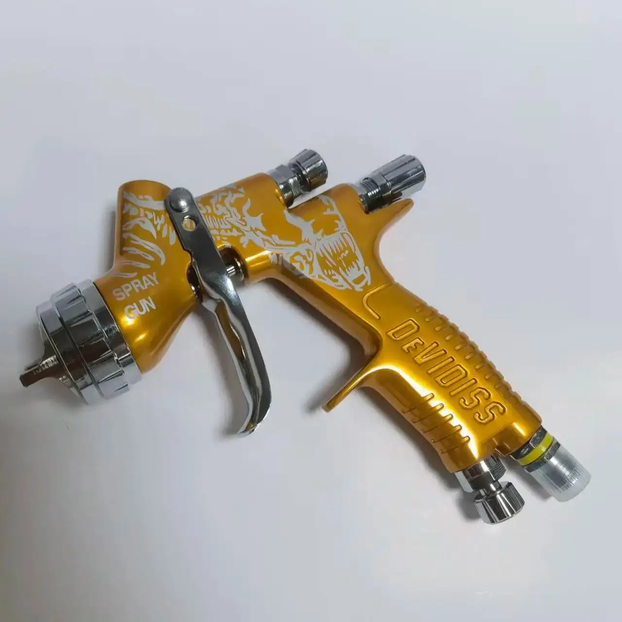 

Hot-selling DEVIDISS GTI Pro TE20 Lite HVLP spray gun, equipped with a 1.3mm for all automotive painting.The gravity feed capac