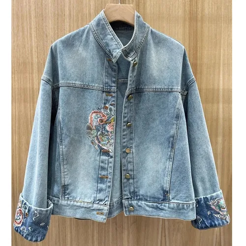 Chaqueta vaquera con cuello levantado bordado de estilo chino para mujer primavera 2025 nueva chaqueta holgada de moda de otoño con una hilera de botones Sho