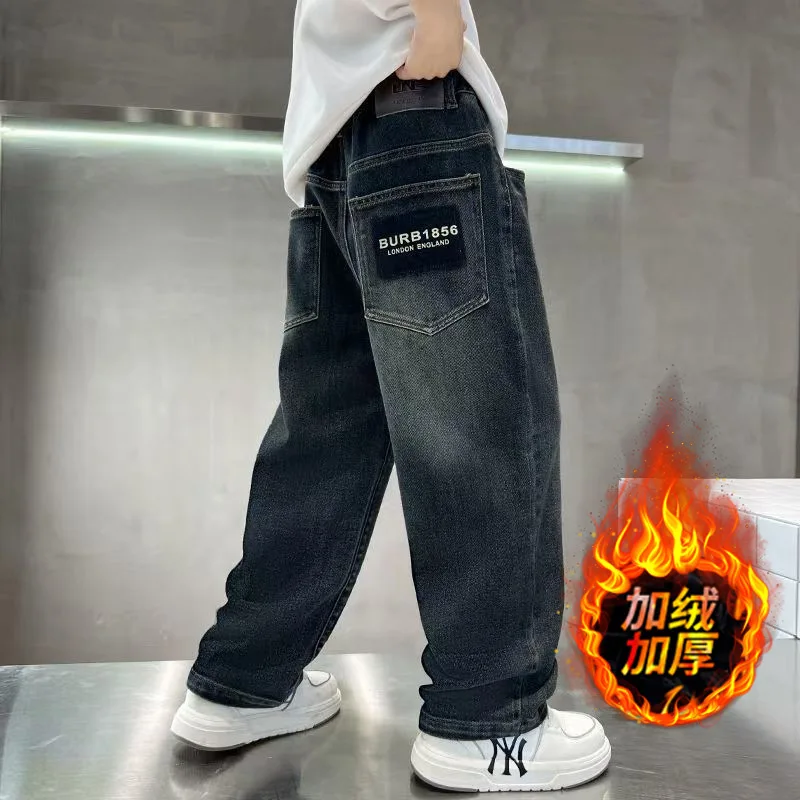 Koreanische Jeans für Jungen, geeignet für Herbst und Winter, mit dickem, weichem Futter, locker geschnitten, mit weitem Bein, warme Freizeithose, für Kinder von 4 bis 14 Jahren. – Detail 3