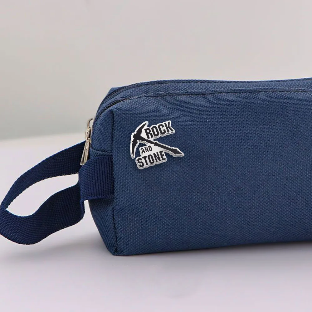 Deep Rock Galactic Felsen und Steine Emaille-Brosche Spitzhacken-Design Bergbau-Kooperationsspiel Anstecknadel Rucksack Hut Accessoires Gamer-Geschenk – Detail 8