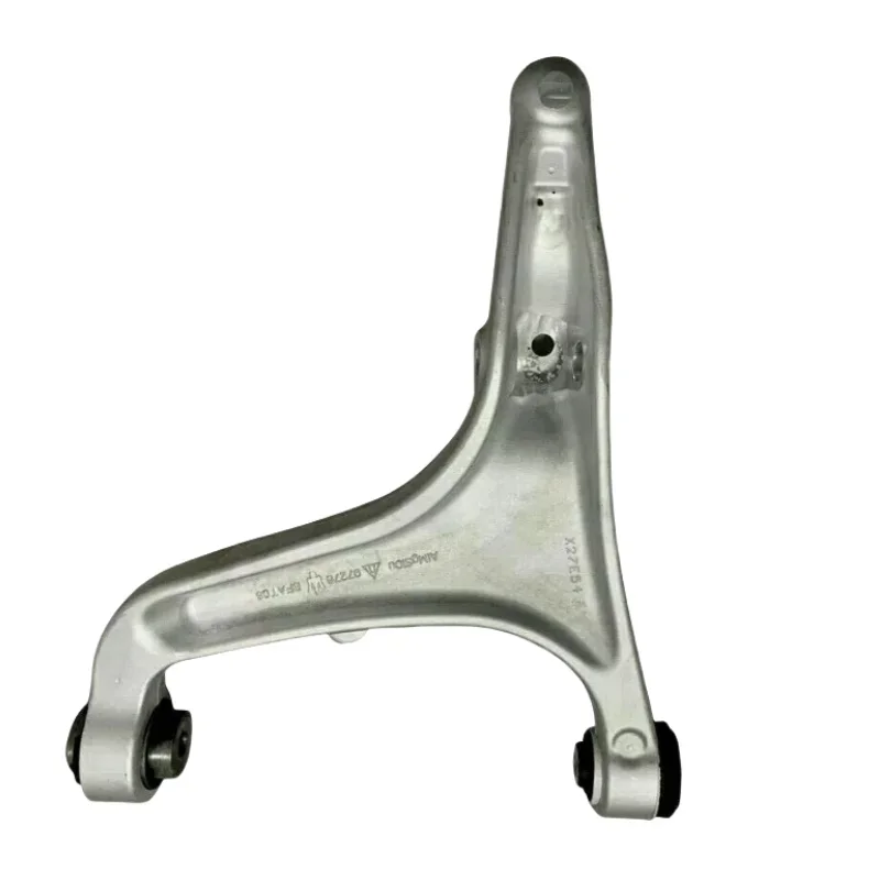 The front lower suspension control arm is  for Maserati Quattroporte M156 Ghibli M157 673007126 673007127 670107802 670107803