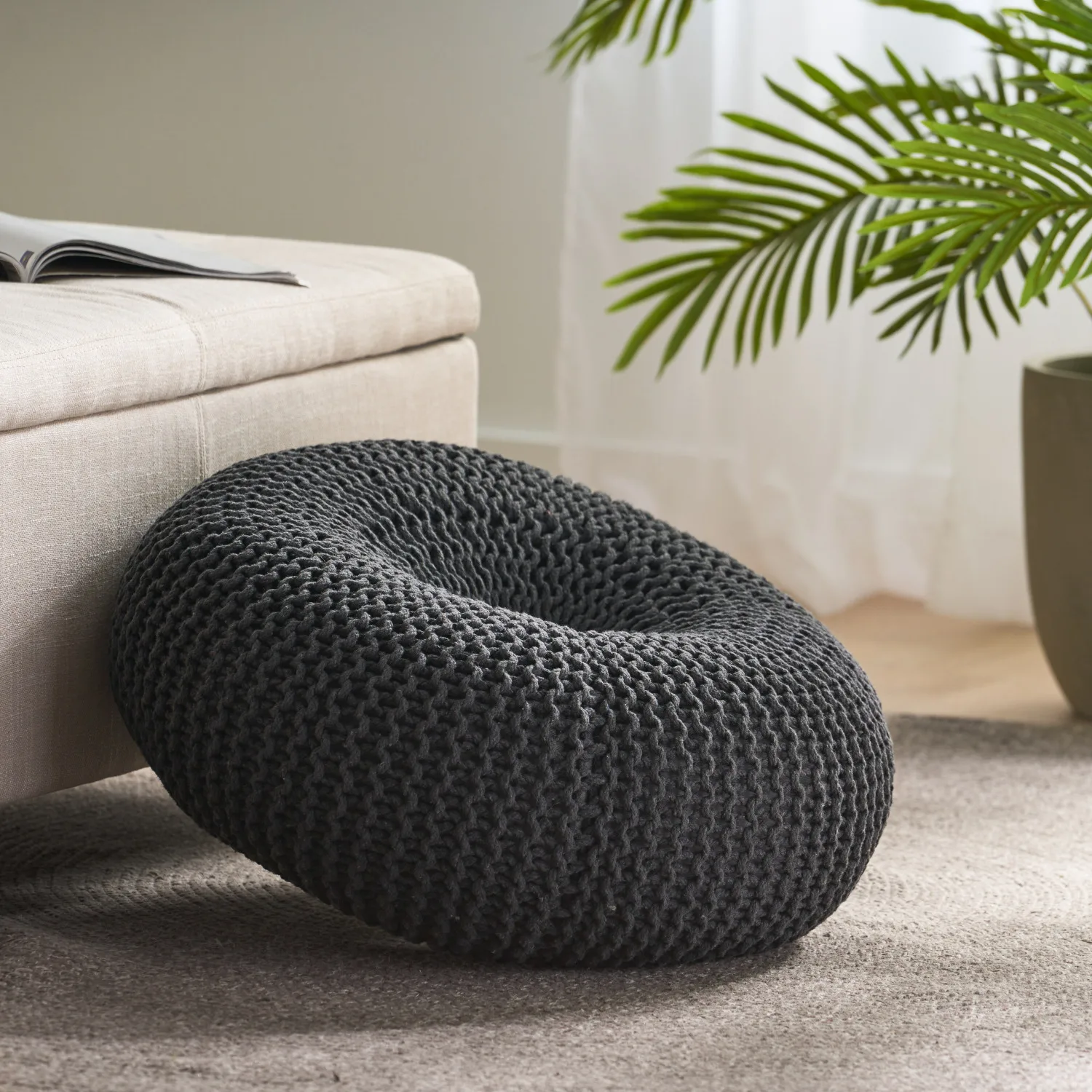 

KNITED POUF