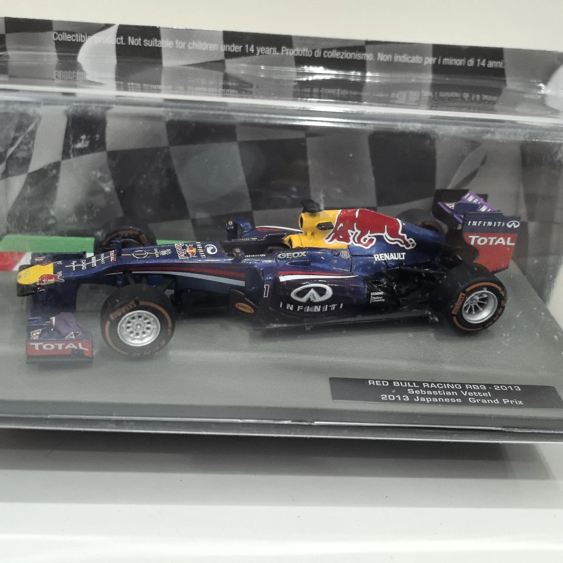 Diecast IXO 1/43 Scale RACING RB9 2013 # 1 F1 Formula Racing Car 2X Alloy Car Model