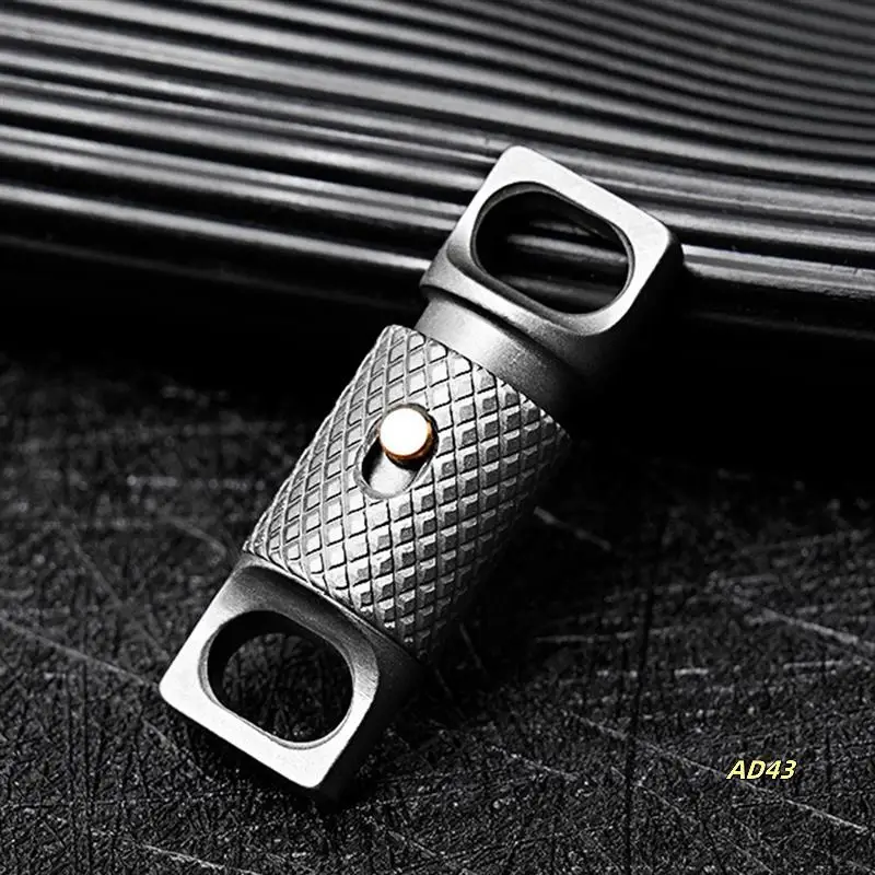 

Quick Dismantle 360° Rotating Titanium Alloy Keychain For Outdoor Use, EDC Portable Accessory